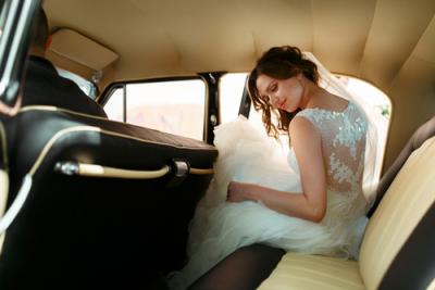 4 Questions to Ask When Booking Wedding Transportation